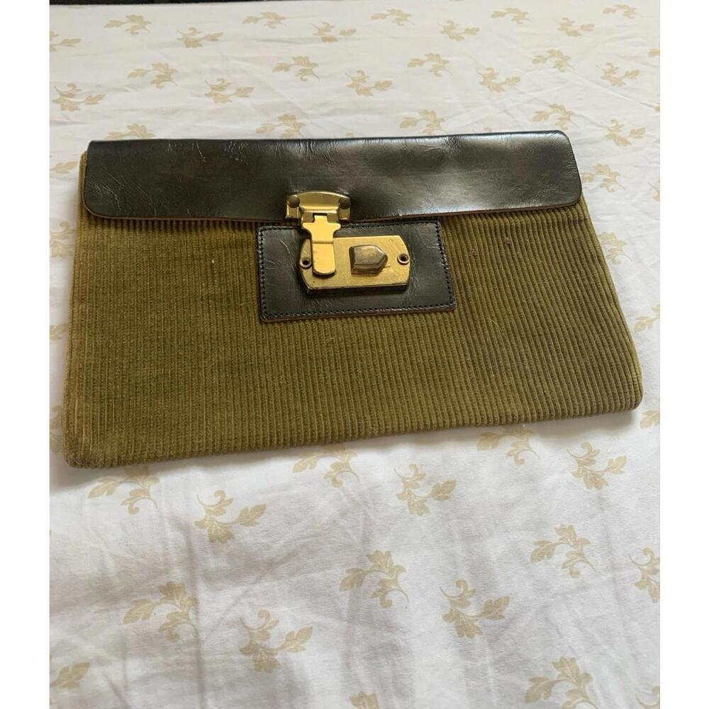 Green and Black Vintage Clasp Wallet​​